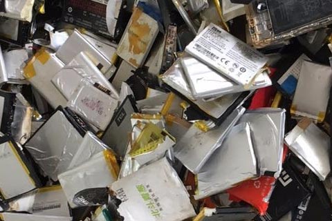 万宁万城索兰图三元锂电池回收-高价蓄电池回收